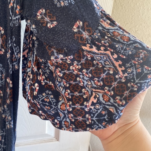 Blue Patterned Blouse - Picture 2 of 4